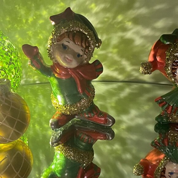 Vintage hand painted holly berry Christmas Ice Skater Girls on pond lighted OOAK - Picture 14 of 14